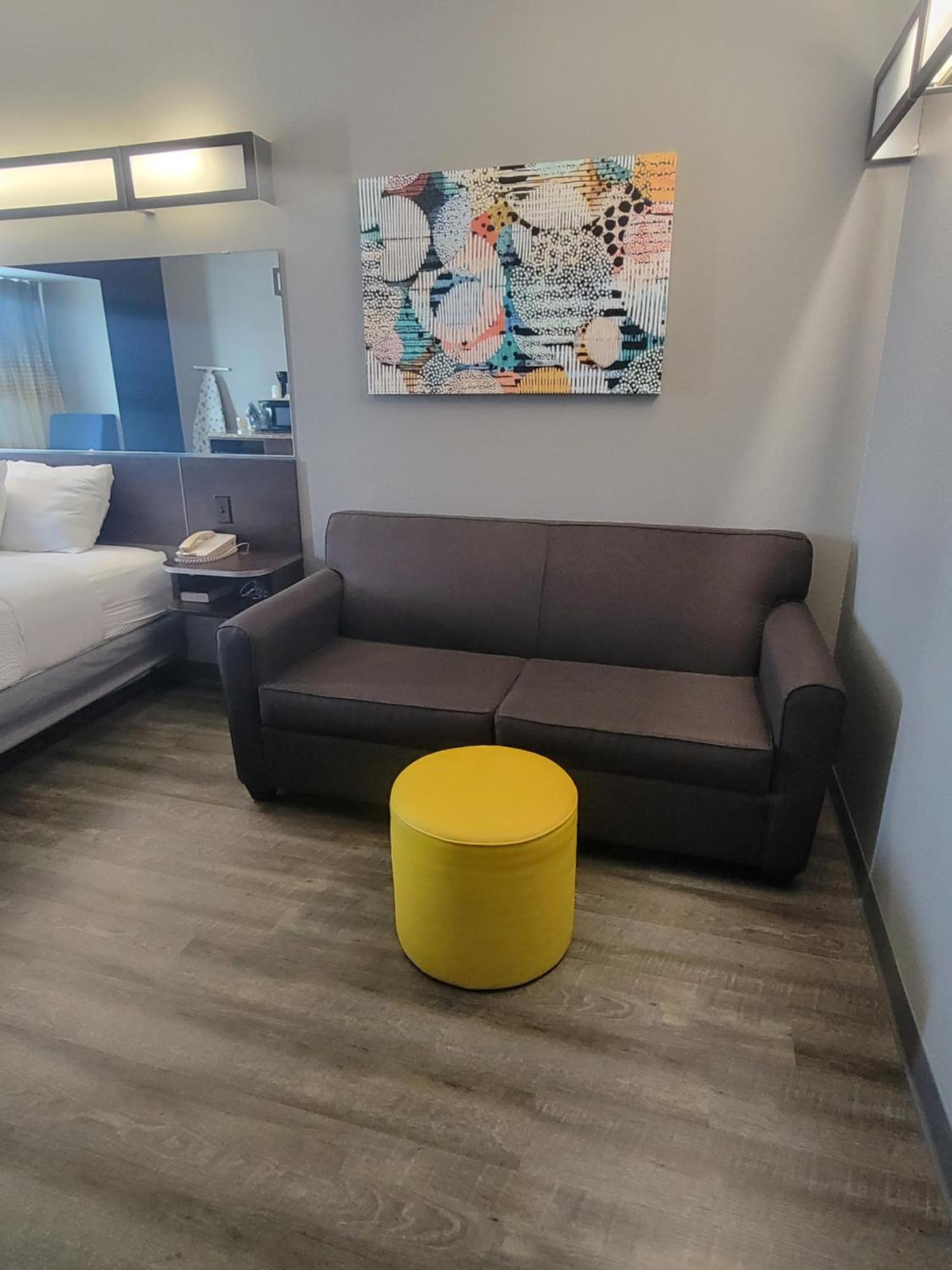 Hotel Microtel & By Wyndham Bluffs 2*